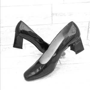 Stuart Weitzman black patent leather 7.5